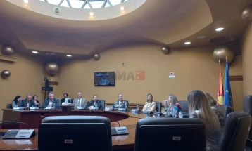 Законодавно правната комисија даде поддршка на Предлог-законот за употребата на македонскиот јазик