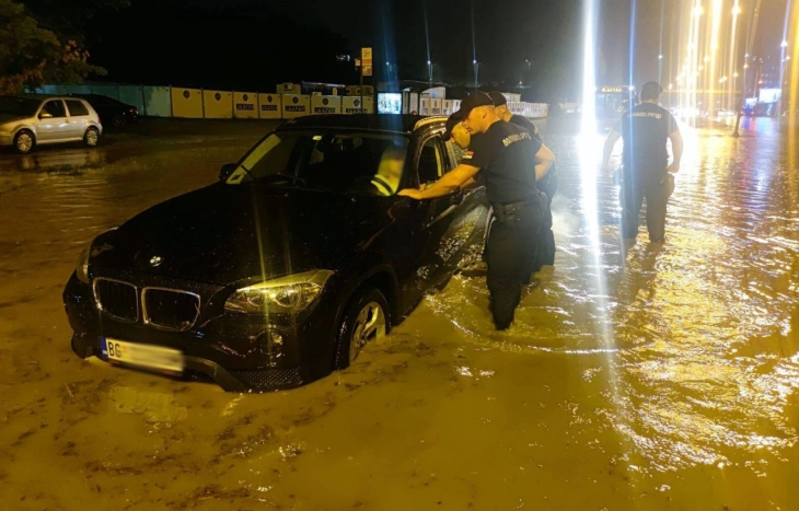 Gjendje e jashtëzakonshme në 32 qytete dhe komuna të Serbisë për shkak të përmbytjeve
