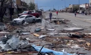 Tre viktima dhe qindra të lënduar në tornadon që dje goditi Teksasin