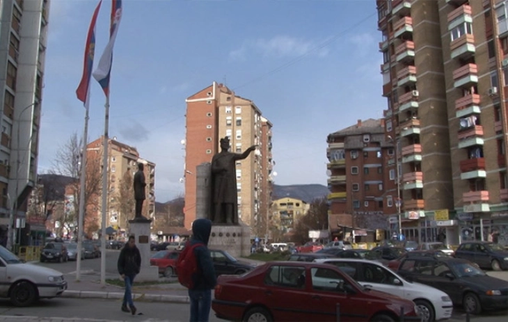 Mbrëmë shpërthime pranë stacioneve policore në Zveçan dhe Mitrovicë të Veriut