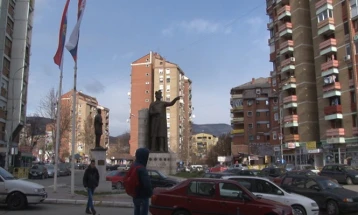 Mbrëmë shpërthime pranë stacioneve policore në Zveçan dhe Mitrovicë të Veriut