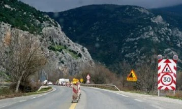 Во целосен прекин сообраќајот на патот Градско - Прилеп