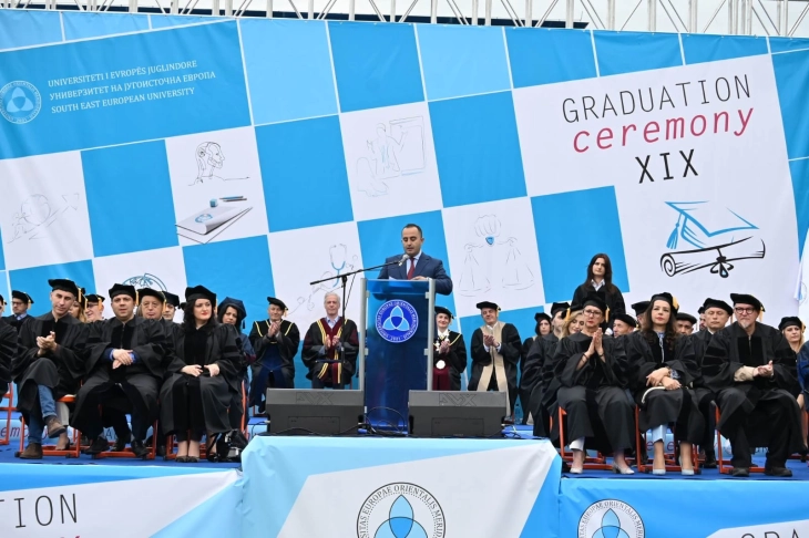 Shaqiri për të diplomuarit e UEJL-it: Ju jeni gjeneratë ambicioze që do të sjellë përfitime të mëdha për vendin