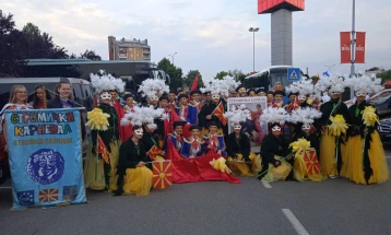 „Струмичка корида“ и „Струмички глуварчиња“ учествуваа на карневалот во Панчево, Србија