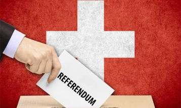 Швајцарците на референдум се изјаснија за нула емисии на гасови до 2050 и за повисок данок за големите компании