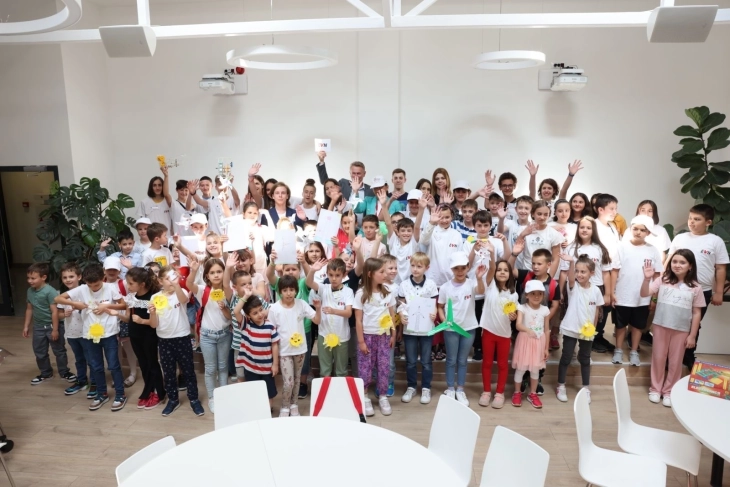 EVN Maqedoni edhe këtë vit e realizoi programin edukativ “Me fëmijët në punë”