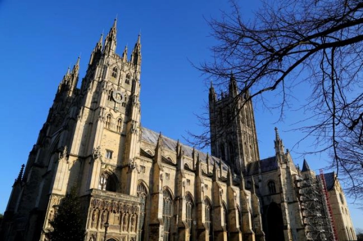 Англиканските свештеници побараа зголемување на платите