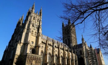 Англиканските свештеници побараа зголемување на платите
