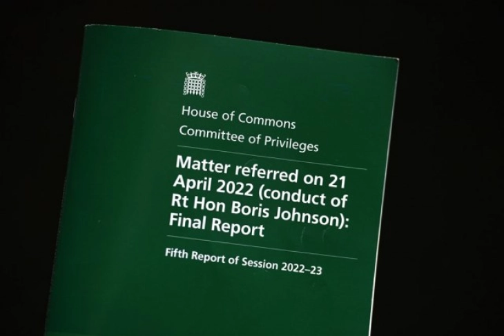 Британскиот парламент препорачува санкционирање на експремиерот Борис Џонсон за аферата „Партигејт“