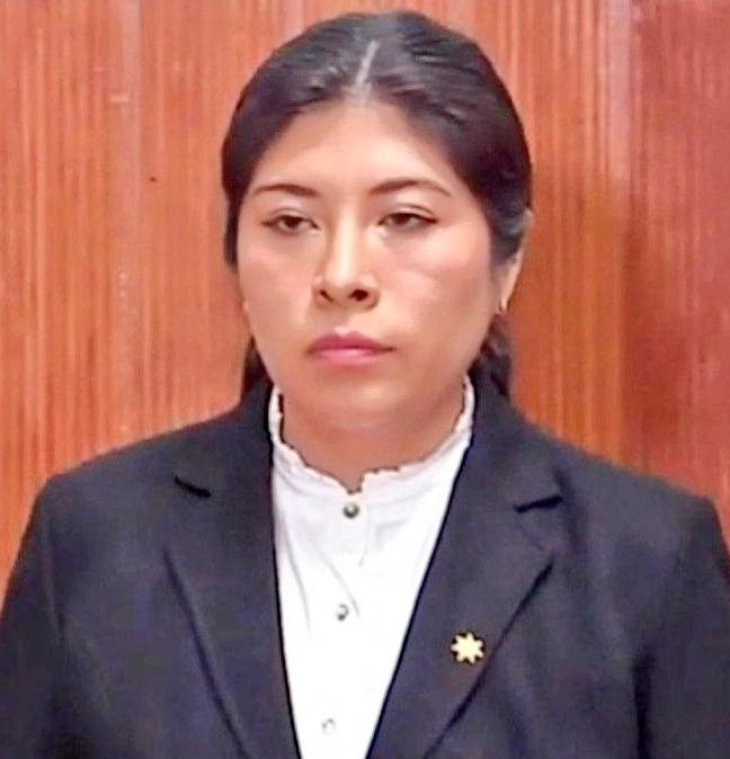 Уапсена поранешната премиерка на Перу, Чавес