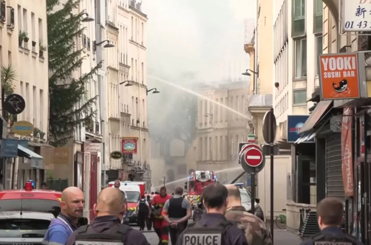 Пожарот во Париз ставен под контррола, повреени најмалку 25 луѓе