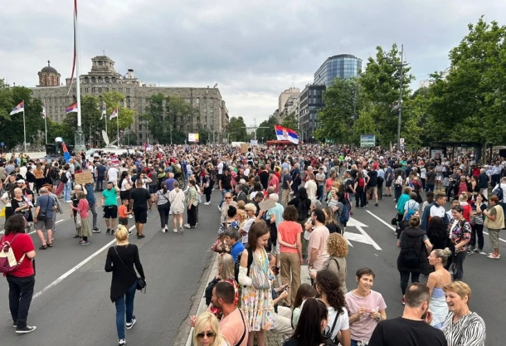 Покрај Белград, осмиот протест Србија против насилството и во уште девет други градови