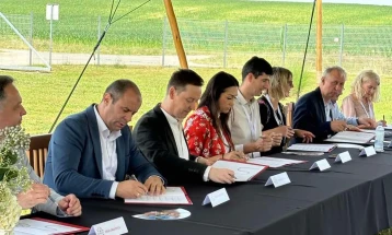 Градоначалникот на Неготино учествуваше на манифестацијата „Винатлон“ и конференцијата „Вински туризам“ во Хрватска