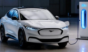 „Форд“ ќе отпушти илјада вработени поради високите трошоци за развој на електрични возила 