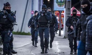 Франција повторно ќе распореди 45 илјади полицајци за борба против нередите