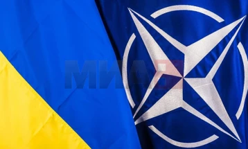 Монд: Франција одлучи да го поддржи пристапот на Украина во НАТО