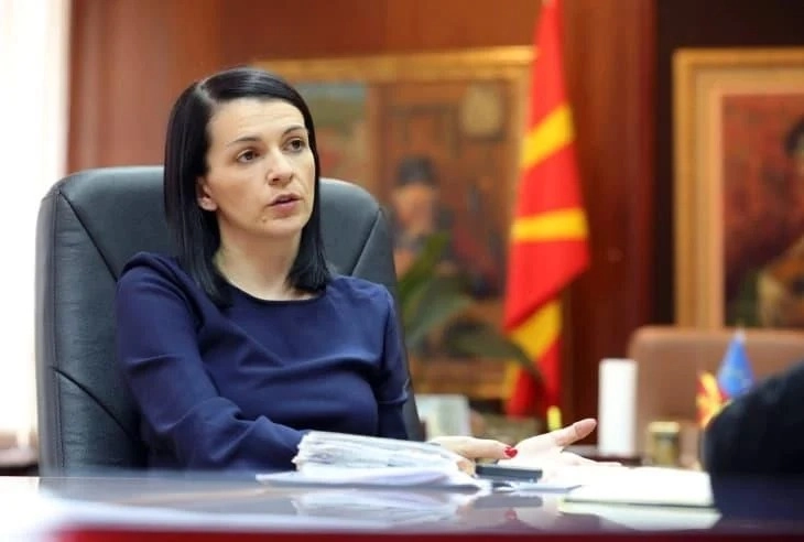 Kostadinovska Stojçevska: Ligji për gjuhën maqedonase të miratohet në një kohë më të arsyeshme