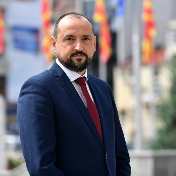 Вицепремиерот Битиќи ќе ја посети компанијата „Цермат“ во Битола 