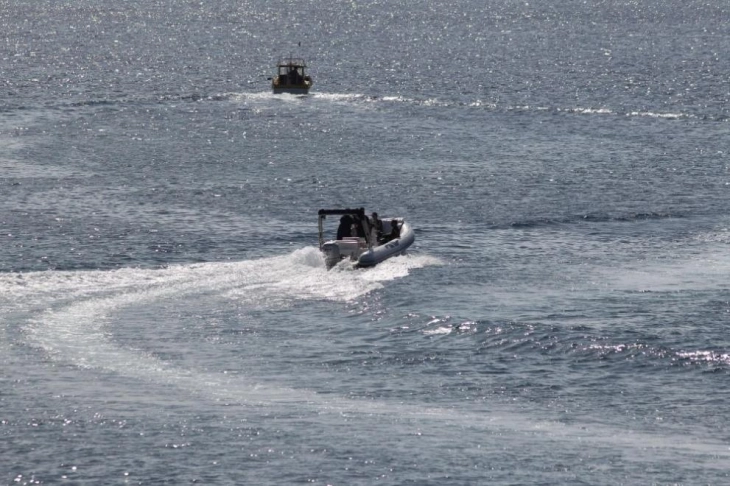 Një anije u fundos në afërsi të Tunizisë, një emigrant e humbi jetën, dhjetë konsiderohen të zhdukur