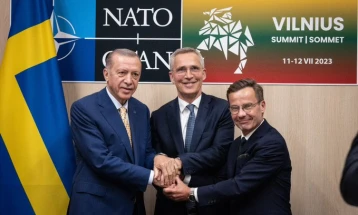 Turkey ends opposition to Sweden's NATO membership, Stoltenberg says