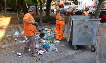 Екипите на ЈП „Комунална хигиена“-Скопје со засилени активности за собирање и транспорт на комуналниот отпад во Градот Скопје