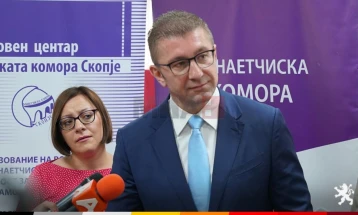 Mickoski: Me pushtetin mund të flasim vetëm për datën e zgjedhjeve, gjithçka tjetër janë tregime “peshkimi”