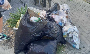 Eколошка акција за чистење на околината на езерото „Младост“