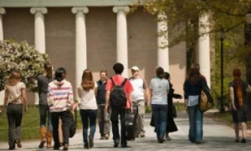 Бајден го укина студентскиот долг за повеќе од 800.000 Американци