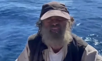 Австралиец и неговото куче преживеале два месеци во Пацификот