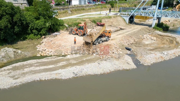 Изградени 40 проценти од десната страна на кејот на Вардар во Велес