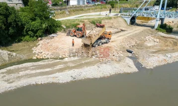 Изградени 40 проценти од десната страна на кејот на Вардар во Велес