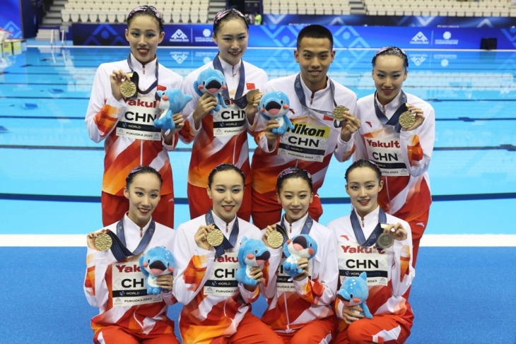 Кина води во пласманот за медали на СП во водени спортови