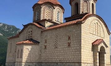 Ќе се освети сечесниот храм на Мајката Божја во село Ростуше, изграден со многу љубов и големи заложби на Бигорското братство