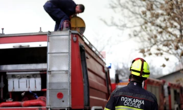 Под контрола пожарот на депонијата кај салата „Борис Трајковски“, се гаси и пожар на Гази Баба