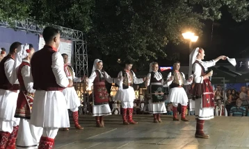 Одржан Иселеничкиот фолклорен фестивал во Охрид и Струга