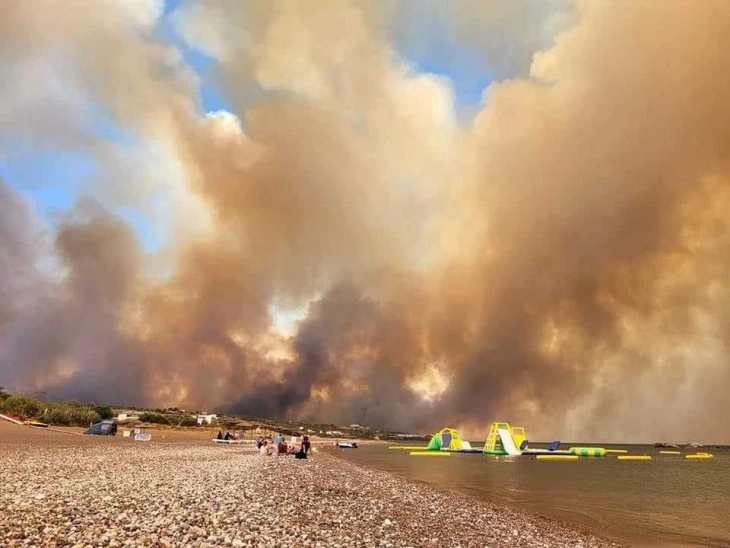 No Macedonian nationals have asked for help so far due to large forest fires on Greek island of Rhodes