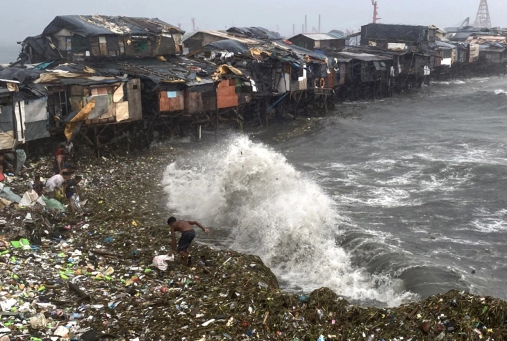 Së paku gjashtë viktima në tajfunin Doksuri në Filipine