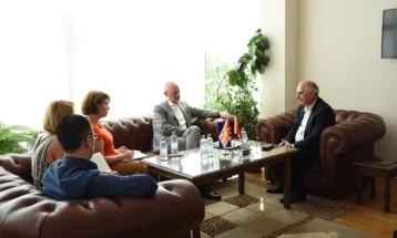 Евроамбасадорот Дејвид Гир во посета на Дебар