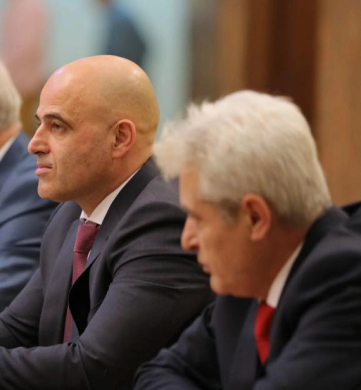 DUI-nominated ministers submit resignations, effective once VMRO-DPMNE votes for constitutional amendments