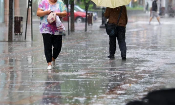 Deri të premten mot me diell, gjatë fundjavës shi dhe rënie e temperaturave