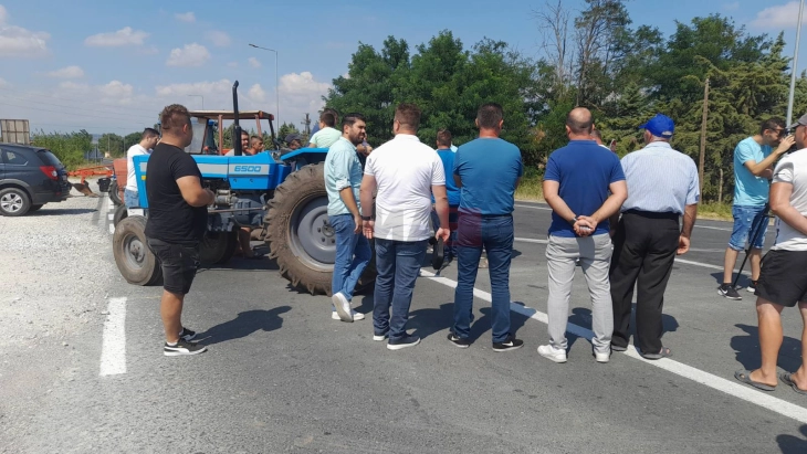 Овчеполските земјоделци трет ден на блокади, Водостопанство го решава проблемот со кражби во Долни Балван