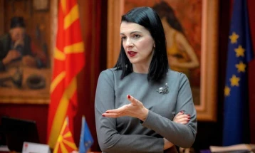 Костадиновска Стојчевска: Предложената резолуција во Сенатот е резултат на пристапот на Македонците секаде во светот