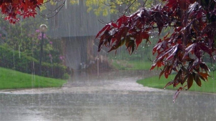 УХМР: Утре попладне нестабилно со пороен дожд и грмежи