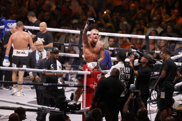 Џејк Пол го победи Нејт Дијаз во боксерски спектакл во Тексас