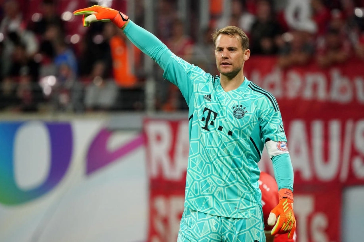 Bayern keeper Neuer resumes training after planned surgery