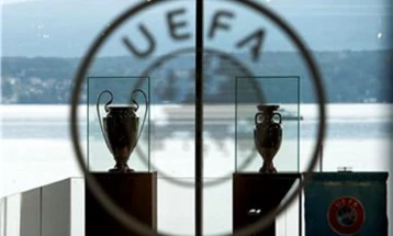 Champions League qualifier postponed after death of Greek fan