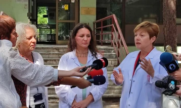 Болничарката со конго-кримска хеморагична треска прими прва доза „рибавирин“