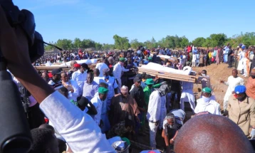 Бунтовниците во Нигер се заканија дека ќе го убијат Базум доколку почне воена интервенција против нив, тврдат западни претставници