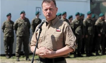 Полскиот министер за одбрана нареди формирање воена група на границата со Белорусија