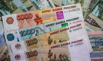 Rubla në nivelin më të ulët nga ditët e para të luftës në Ukrainë